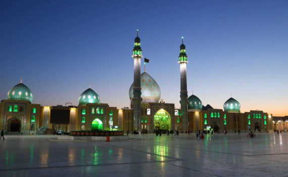 people walking in the yard of Jamkaran mosque , جمكران نيمه شعبان